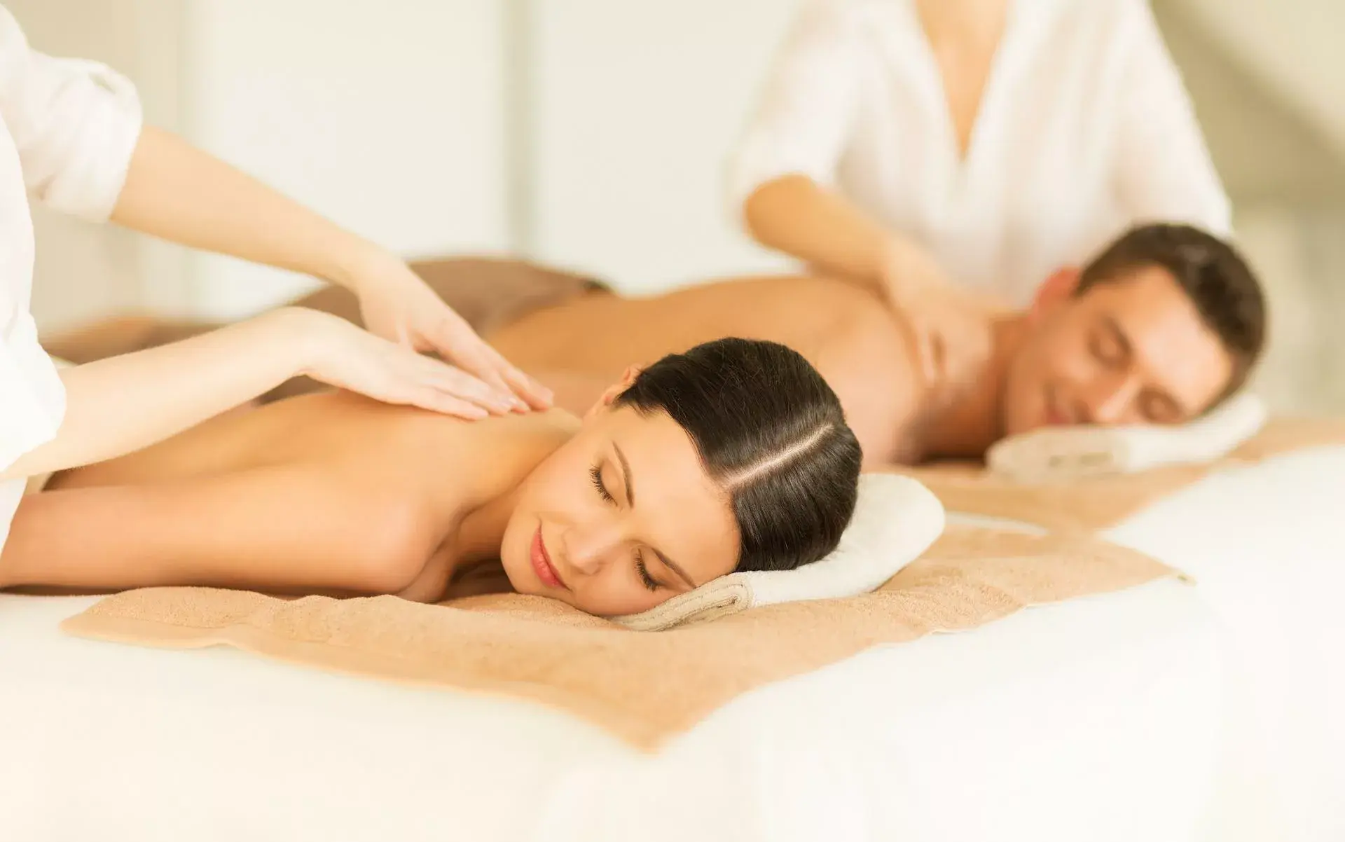 Massage London Outcall: Access professional treatment with discreet and efficient service.